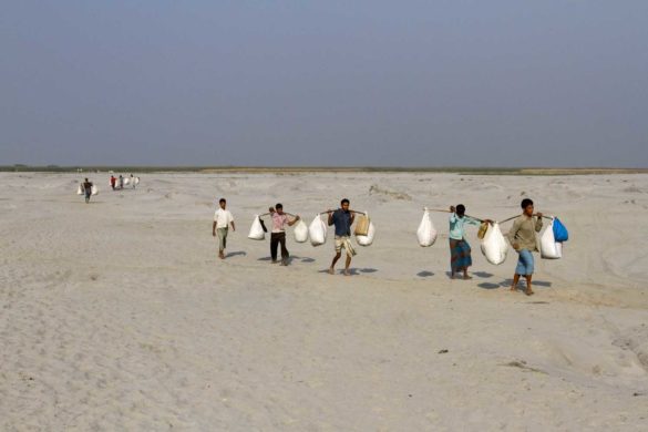 Village people’s daily life activates at West Holdibari, Patikapara, Patikapara, Hatibandha 
on March 18 & 19, 2013.